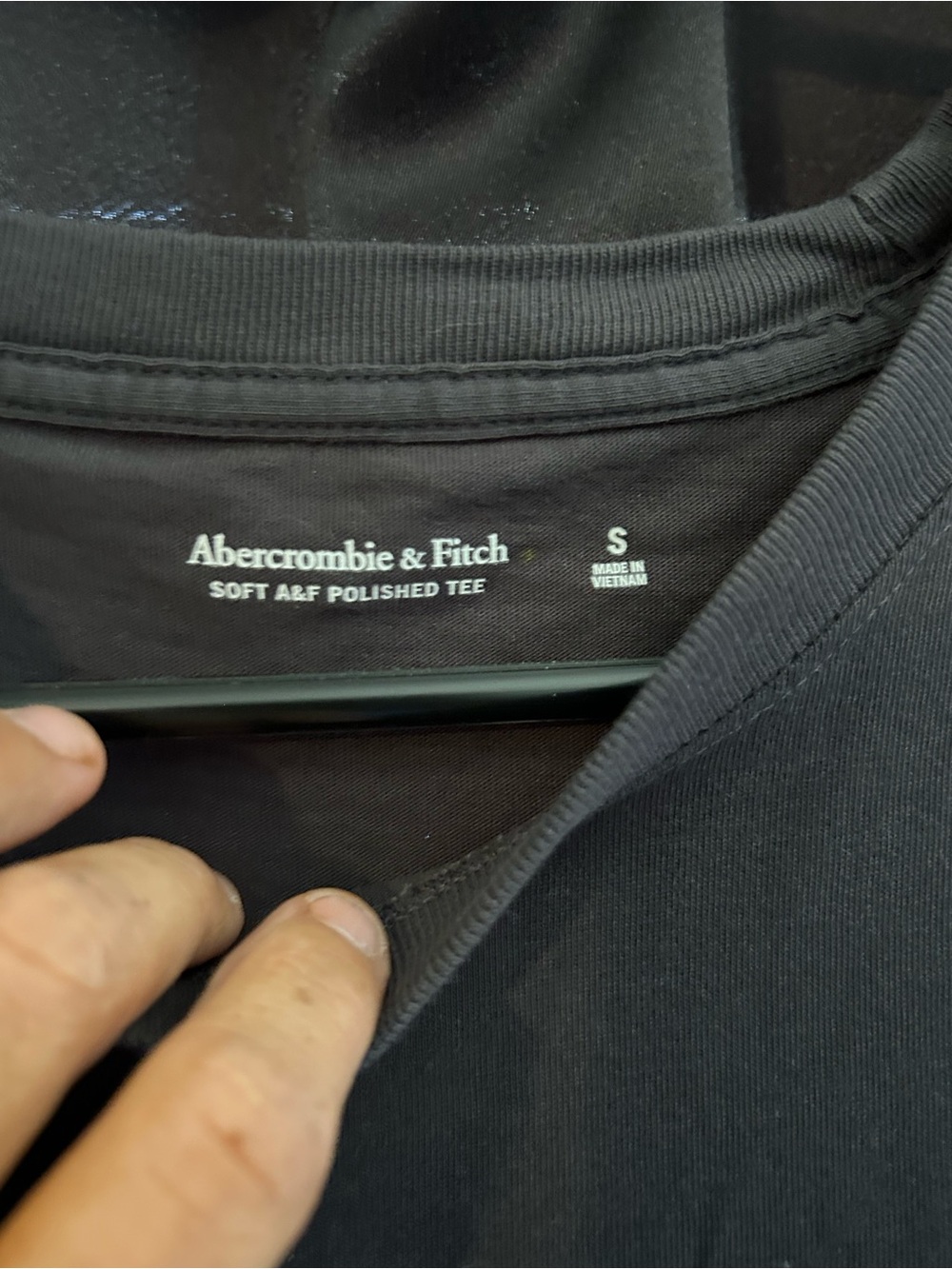 Abercrombie & Fitch Men’s Black Short-Sleeve Logo Tee - Picture 3 of 3